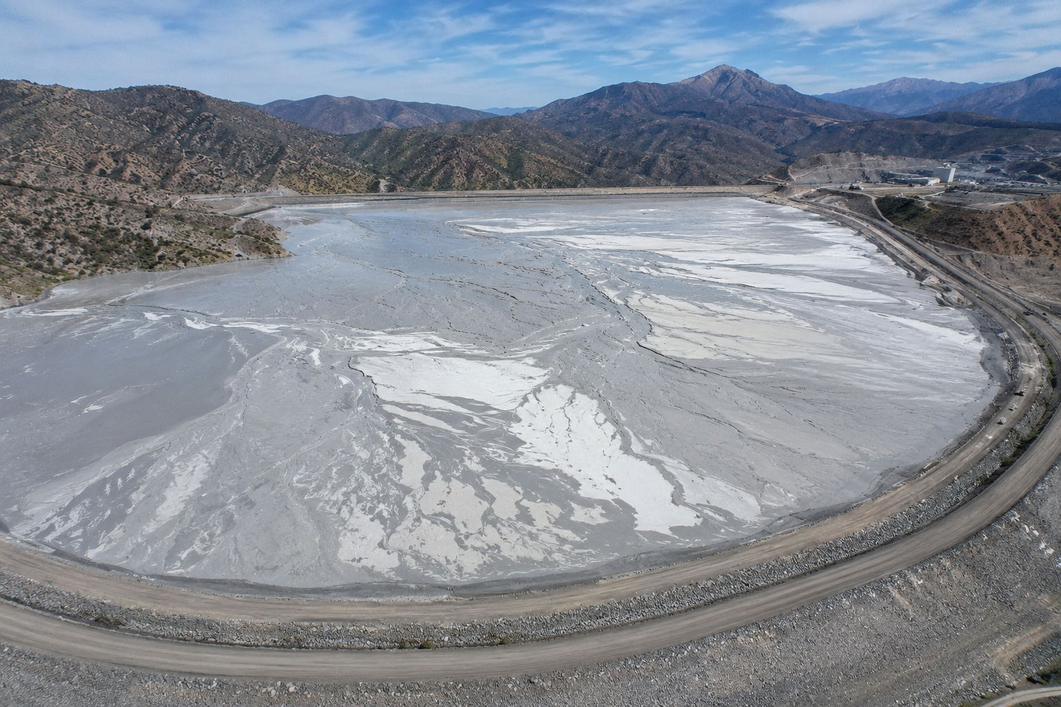 Depósito de relaves mineros — el problema que Kuvee Mining resuelve